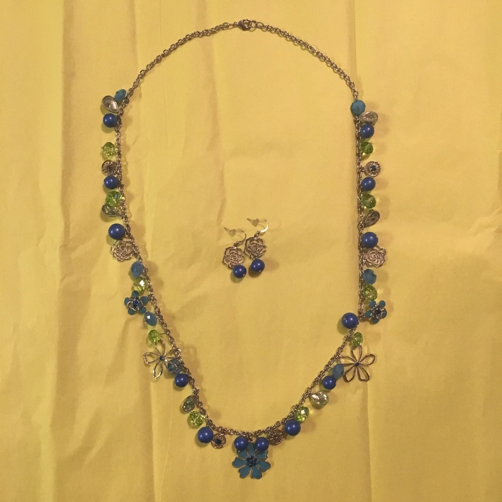 Super cute blue and green necklace